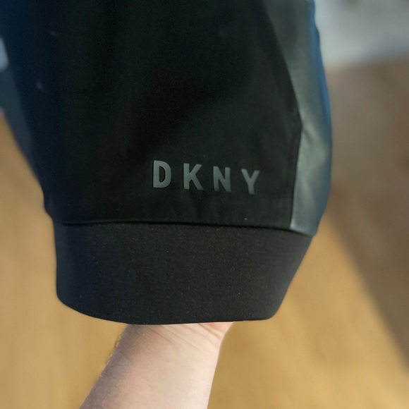 Mens DKNY pullover hoodie - Picture 5 of 5
